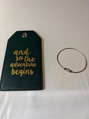 Casmonal 'And so Adventure begins' faux leather luggage tag dark green